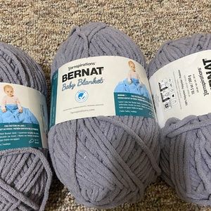 Bernat Blanket Yarn 4 Skeins Lavender